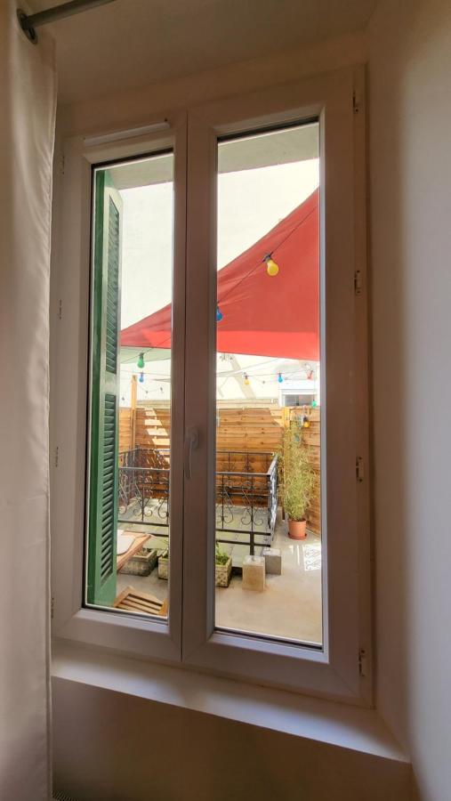 Escapade A Lourdes Dans Beau T2 Avec Terrasse - Proche Gare Et Centre Ville エクステリア 写真